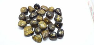 Mehndi Agate Tumbled Rune Set