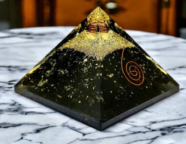 Natural Stone Chips Black Obsidian Orgonite Energy Pyramid For Sale