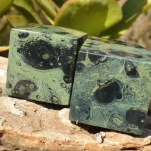 Wholesale Kambaba Jasper Gemstone Cubes