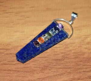Wholesale Natural Stone Lapis Lazuli Chip Pendents With Seven Chakra Gemstone Beads-Gemstone Seven Chakra Chip Beads Pendents